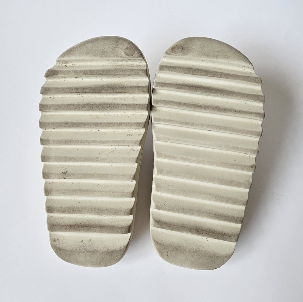 Adidas Yeezy Men 5 Unisex Slide Sandals Women's 7 Bone - Picture 4 of 7